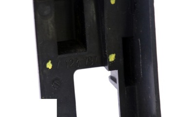 BMW E60 E65 Крепление салазок бампера, левый задний