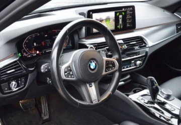 BMW Seria 5 G30-G31 Touring Facelifting 2.0 530i 252KM 2021 BMW Seria 5 530i 252 KM Laser M Sport Panorama Hak Navi ACC Head Up Shadow, zdjęcie 17