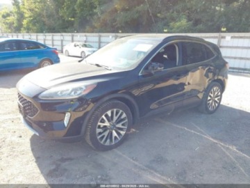 Ford Kuga III 2020 Ford Kuga 2020 r.,2,0L TITANIUM 2.0 Benzyna 250KM, zdjęcie 2