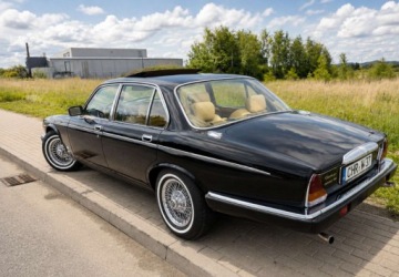 Jaguar XJ III 1980 Jaguar Daimler DOUBLE-SIX VANDEN PLAS 5.3 V12 5.3 Benzyna 295KM, zdjęcie 1
