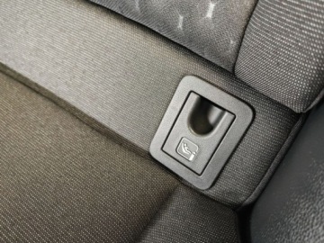 Toyota Corolla XII Sedan Facelifting 1.8 Hybrid 140KM 2025 Od ręki - Comfort 1.8 Hybrid 140KM | Podgrzewane fotele!, zdjęcie 15