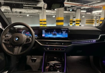 BMW X5 G05 SUV Facelifting 3.0 30d 298KM 2025 BMW X5 xDrive30d, Pneumatyka, Panorama, 22 cale, Hak, Innowacji, Comfort P, zdjęcie 8