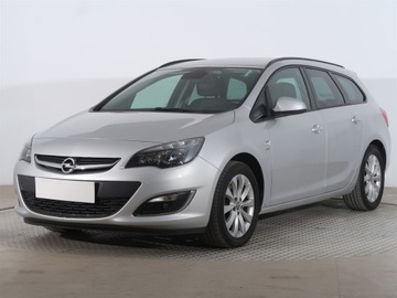 Opel Astra J Sports Tourer Facelifting 2.0 CDTI ECOTEC 165KM 2013 Opel Astra 2.0 CDTI, 162 KM, Navi, Klima, zdjęcie 1