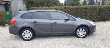 Opel Astra J Sports Tourer 1.6 Twinport ECOTEC 115KM 2011 Opel Astra Opel Astra 2011 1.6 Benzyna Stan Bdb, zdjęcie 2