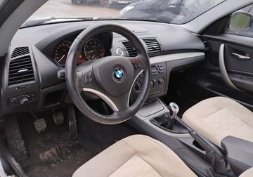 BMW Seria 1 E81/E87 Hatchback 5d E87 1.6 116i 122KM 2011 BMW Seria 1 2011r, 2.0 Benzyna. Lekko uszkodzony lewy bok. Jezdzi. 1.6, zdjęcie 5