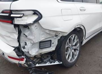 BMW X7 SUV Facelifting 3.0 40i 381KM 2025 BMW X7 2025r., xDrive40i, 3.0L, od ubezpieczalni 3.0 Benzyna 380KM, zdjęcie 7