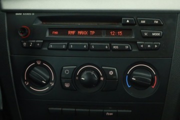 BMW Seria 1 E81/E87 Hatchback 5d E87 1.6 116i 122KM 2007 BMW 1 116i, Klima, Parktronic,ALU, zdjęcie 8