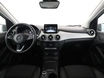 Mercedes Klasa B W246 Sports Tourer Facelifting 1.5 180 d 109KM 2016 Mercedes B 180 automat full LED półskóra navi, zdjęcie 14