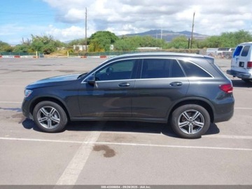 Mercedes GLC C253 2021 Mercedes-Benz GLC 300 2021 2.0l 2.0 Benzyna 255KM, zdjęcie 2