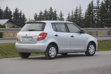 Skoda Fabia II Hatchback Facelifting 1.6 TDI CR DPF 75KM 2014 Škoda Fabia Skoda Fabia 1.6TDI 4 osobowy, zdjęcie 9