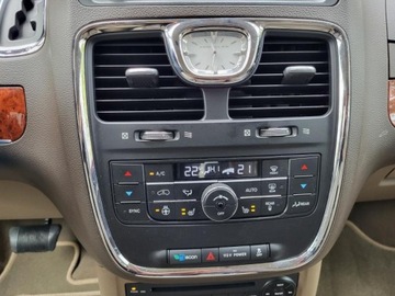 Chrysler Town &amp; Country V 2013 town chrysler Touring L * V6 3.6l benzyna 283KM Dokumentacja *7 Miejsc, zdjęcie 16