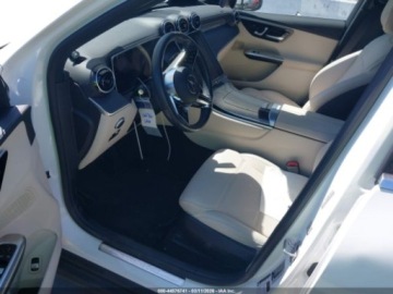 Mercedes GLC C254/X254 2024 Mercedes-Benz GLC 300 2024 2.0 Benzyna 255KM, zdjęcie 9