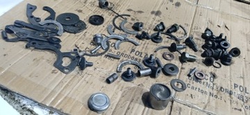 SUZUKI GS 500 CZĘŚĆI SILNIK MOCOWANIE UCHWYT ŚRUBA