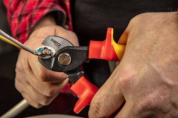 КАБЕЛЬНЫЕ КУСАЧКИ 160 мм 1000 В CRV ПОЛИРОВАННЫЕ 01-233 NEO Tools