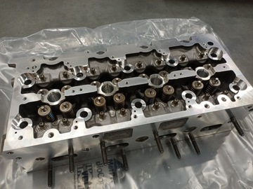 NOWA GŁOWICA SILNIKA Z ZAWORAMI ORYGINAŁ VW CRAFTER T6 OE 04L103066A