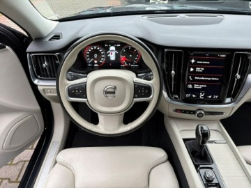 Volvo V60 II  Kombi 2.0 D3 150KM 2020 Volvo V60 2.0 D3 150 KM Skóry Kamera Hak FV23%, zdjęcie 15