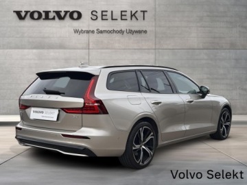 Volvo V60 II  Kombi Facelifting 2.0 B4 B 197KM 2025 Volvo V60 V60 B4B Ultra Dark Bowers&amp;Wilkins Panora, zdjęcie 5