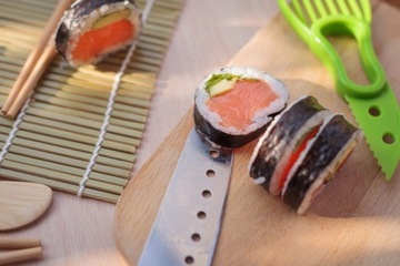 Elegancki Zestaw 9 Produktów 2x Mata Do Zawijania Sushi Pałeczki Łyżka Nóż