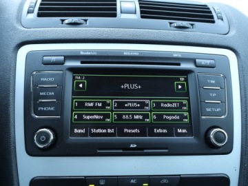 Skoda Octavia II Hatchback Facelifting 1.2 TSI 105KM 2010 Skoda Octavia 1.2 TSI, Salon Polska, Klima, zdjęcie 11