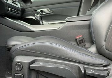 BMW Seria 3 G20-G21 Touring 2.0 320d 190KM 2022 BMW Seria 3 320d 190km M Pakiet HeadUp Kamera cofania Kola 19 cali Alcanta, zdjęcie 24