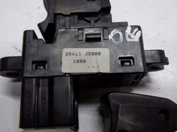 NISSAN QASHQAI J10 Переключатель стеклоподъемника 25411JD000