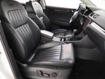 Skoda Superb III Kombi 2.0 TDI 190KM 2018 Skoda Superb 2.0 TDI, Salon Polska, 187 KM, 4X4, zdjęcie 8