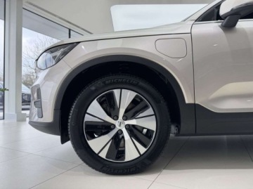 Volvo XC40 Crossover Plug-In Facelifting 1.5 T4 211KM 2022 Volvo XC 40 T4 Start Plug In Kamera cofania Ambiente Nawigacja CarPlay, zdjęcie 18
