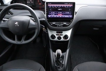 Peugeot 208 I Hatchback 3d 1.0 VTI 68KM 2014 Peugeot 208 1.0 VTi, Navi, Klima, Tempomat, zdjęcie 11