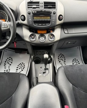 Toyota RAV4 III MPV Facelifting 2.0 Valvematic 158KM 2011 Toyota RAV4 Automat, 4x4, salon Polska, serwis ASO do konca 2.0 Benzyna, zdjęcie 5