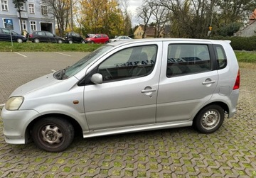 Daihatsu YRV 1.3 i 16V 87KM 2002 Daihatsu YRV 1.3 Benzyna 2002 r Okazja 1.3 Benzyna 87KM, zdjęcie 4