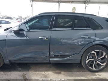 Audi Q8 2024 Audi Q8 E-Tron Premium Plus Quattro 2024 Elektryczny 355KM, zdjęcie 2