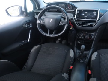 Peugeot 208 I Hatchback 5d Facelifting 1.2 PureTech 82KM 2015 Peugeot 208 1.2 PureTech, Salon Polska, Klima, zdjęcie 6
