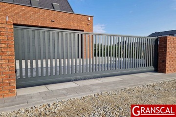 Современный вертикальный алюминиевый забор