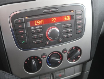 Ford Focus II Hatchback 5d 1.6 Duratec 100KM 2010 Ford Focus 1.6 16V, Salon Polska, Serwis ASO, zdjęcie 11