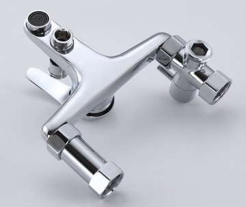 Смеситель для ванны и душа с клапаном