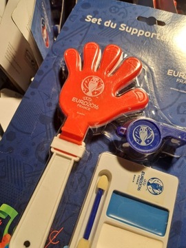 Набор вещей для болельщиков Евро-2016.