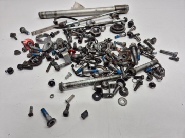 Suzuki GSX-R 600 K2 (02) Болты Винты