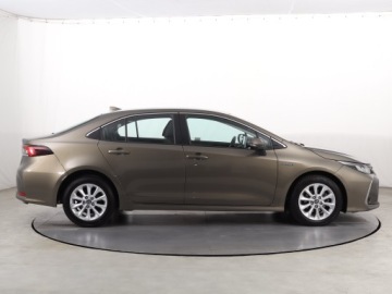 Toyota Corolla XII Sedan 1.8 Hybrid 122KM 2019 Toyota Corolla 1.8 Hybrid, Salon Polska, zdjęcie 5