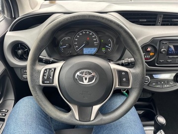 Toyota Yaris III Hatchback 5d Facelifting 2017 1.5 Hybrid 100KM 2020 Toyota Yaris Hybrid 100 Active III (2011-2019) Toy, zdjęcie 11