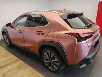 Lexus UX Crossover Facelifting 2.0 300h 199KM 2025 Od ręki - 300h F Sport Design 2.0 Hybrid Dynamic Force 199KM, zdjęcie 3