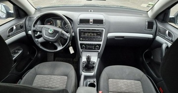 Skoda Octavia II Kombi 1.6 TDI CR DPF 105KM 2011 Skoda Octavia lifting 1.6 TDI 105KM 4x4 Klimatronic 6 biegow Alufelgi 1.6, zdjęcie 9