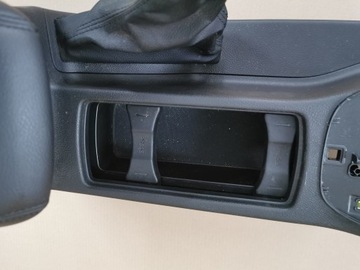 FORD FOCUS MK3 LIFT 15-18- Комплект туннеля подлокотников.