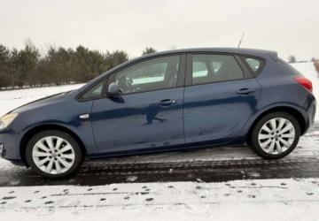 Opel Astra J Hatchback 5d 1.6 Twinport ECOTEC 115KM 2010 Opel Astra Opel Astra 1.6 Innovation 1.6 Benzyna 115KM, zdjęcie 24