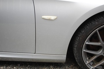 BLATNÍK PRAVÝ PŘEDNÍ BMW E92 E93 354 TITANSILBER