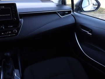 Toyota Corolla XII Sedan 1.8 Hybrid 122KM 2019 Toyota Corolla 1.8 Hybrid, Salon Polska, zdjęcie 7