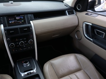 Land Rover Discovery Sport SUV 2.0 TD4 180KM 2016 Land Rover Discovery Sport TD4, Salon Polska, zdjęcie 7