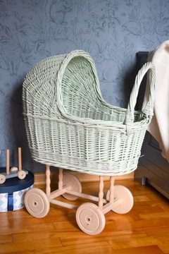 Wózek wiklinowy dla lalek kolor MIĘTOWY z wikliny