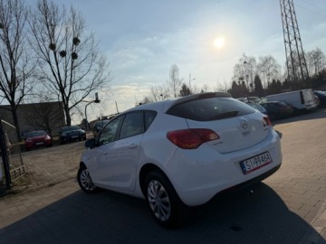 Opel Astra H Hatchback 5d 1.4 TWINPORT ecoFLEX 90KM 2011 Opel Astra ZAMIEŃ swoje auto zostaw w rozliczeniu – Dowóz pod dom, zdjęcie 6