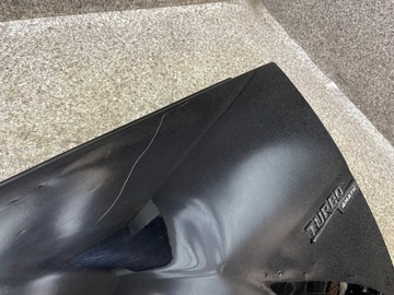 BLATNÍK LEVÝ PŘEDNÍ MERCEDES W204 040U C040 ČERNÁ ORIG. 110UMAL FACELIFT