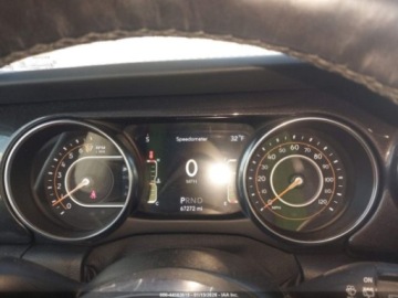 Jeep Wrangler IV 2021 Jeep Wrangler Unlimited Sahara Altitude 2021 3.6 Benzyna 285KM, zdjęcie 10